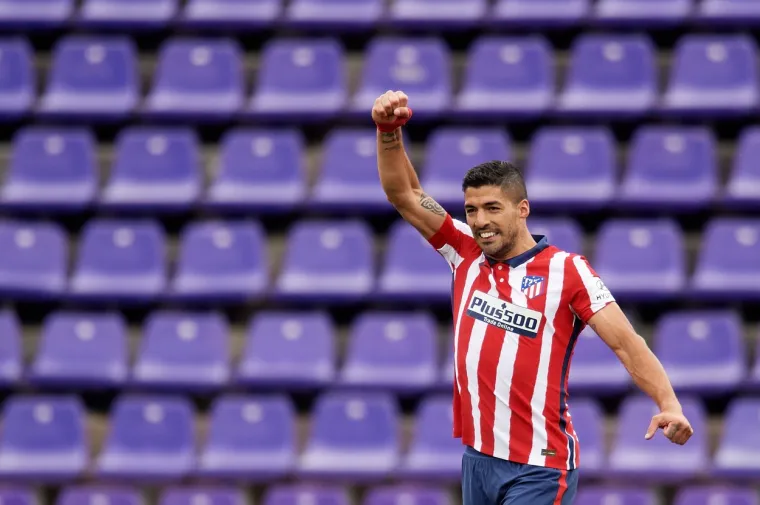 Nogometaši Atletico Madrida novi su španjolski prvaci nakon što su u susretu zadnjeg kola na gostovanju pobijedili Real Valladolid sa 2-1 zadržavši dva boda prednosti pred gradskim suparnikom Realom koji je sa 2-1 porazio Villarreal.  Za Atletico je to prva titula nakon 2014. i 11. u povijesti kluba.  Uoči posljednjeg kola momčad u čijim redovima igraju hrvatski nogometaši Šime Vrsaljko i Ivo Grbić je imala dva boda više od Reala i sama je odlučivala o svojoj sudbini.