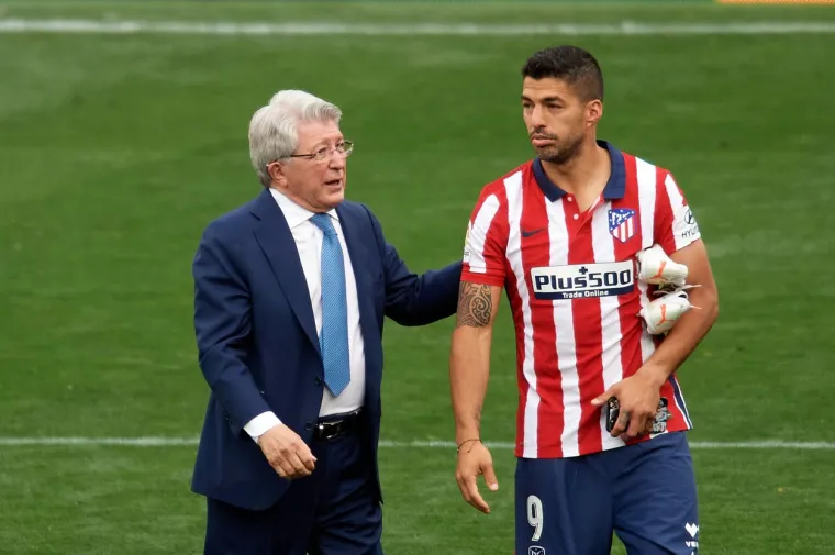 PRIZOR KOJI JE DIRNUO NOGOMETNI SVIJET: Luis Suarez dugo plakao nakon osvajanja naslova