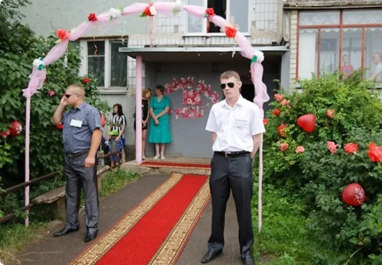 OPĆE NARODNO VESELJE: Red su bizarnog, red su smijeha, ne pogledati prizore s ovih nadrealnih svadbi baš je poput grijeha