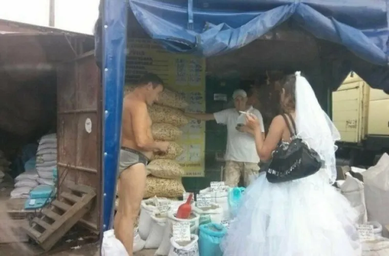 OPĆE NARODNO VESELJE: Red su bizarnog, red su smijeha, ne pogledati prizore s ovih nadrealnih svadbi ba&scaron; je poput grijeha