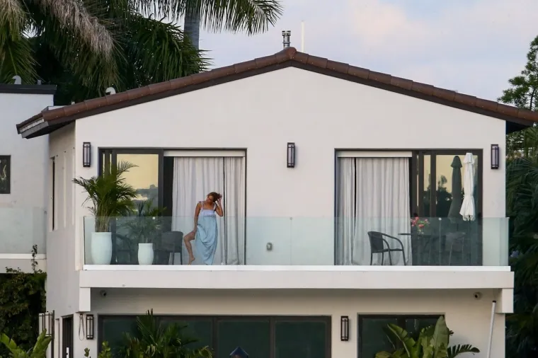 Već se neko vrijeme šuška da su Jennifer Lopez i Ben Affleck obnovili svoju romansu, a sada su ih paparazzi doista i uhvatili zajedno dok su uživali u Miamiju.