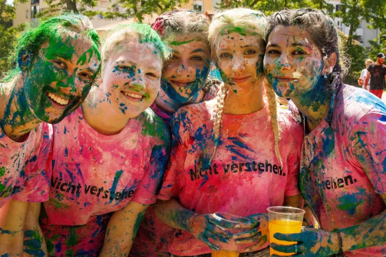 Pogledajte kako su zavr&scaron;etak srednjo&scaron;kolskog obrazovanja proslavili mladi diljem zemlje