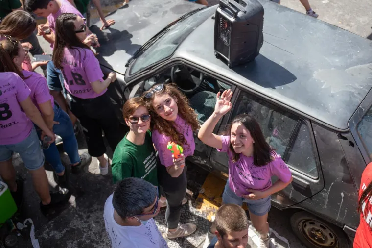 Pogledajte kako su zavr&scaron;etak srednjo&scaron;kolskog obrazovanja proslavili mladi diljem zemlje