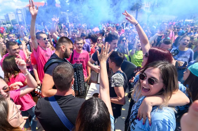 Zadarski maturanti obilježili kraj &scaron;kole na rivi