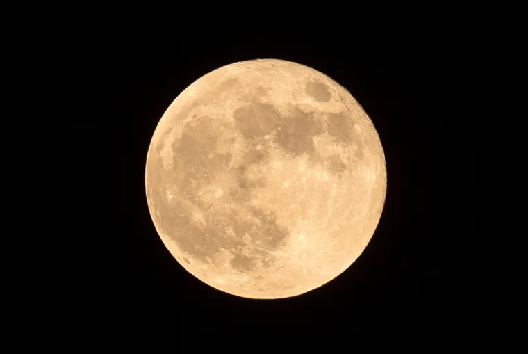 'Krvavi supermjesec' iznad Hrvatske! Spektakularne fotografije nebeskog fenomena