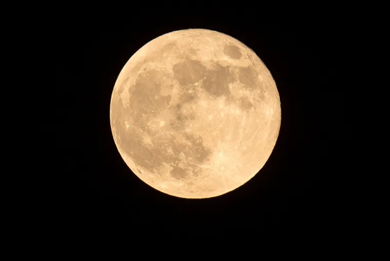 'Krvavi supermjesec' iznad Hrvatske! Spektakularne fotografije nebeskog fenomena