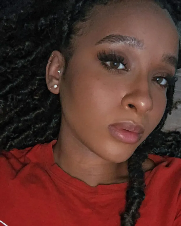 Pala joj je na pamet neobična ideja kako pronaći dečka, već ih se javilo preko pet stotina!