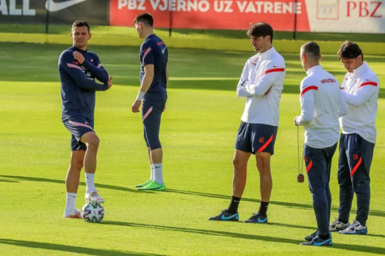 Pogledajte kako legendarni Vedran Ćorluka izgleda u novoj ulozi