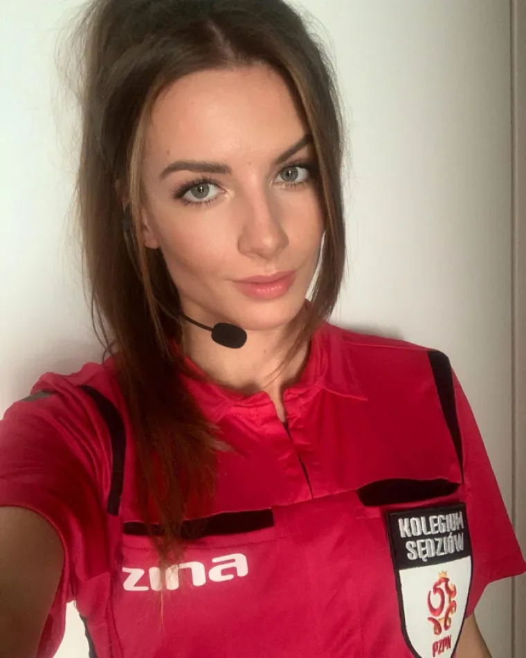 Odgovorno tvrdimo da je jedna od najljep&scaron;ih sutkinja na svijetu, evo dali nam žuti karton ako lažemo