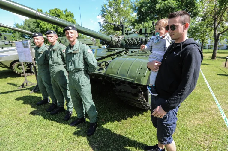 Hrvatska vojska pokazala je na Jarunu najbolje &scaron;to ima, a građani su odu&scaron;evljeni