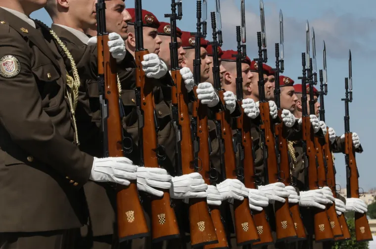 Hrvatska vojska pokazala je na Jarunu najbolje &scaron;to ima, a građani su odu&scaron;evljeni