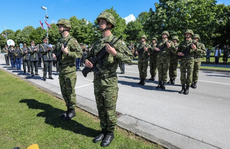 Hrvatska vojska pokazala je na Jarunu najbolje &scaron;to ima, a građani su odu&scaron;evljeni