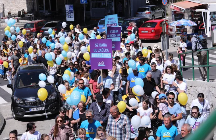 U Imotskom prvi puta održan Hod za život, priključio se velik broj građana
