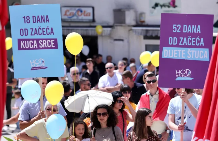 U Imotskom prvi puta održan Hod za život, priključio se velik broj građana