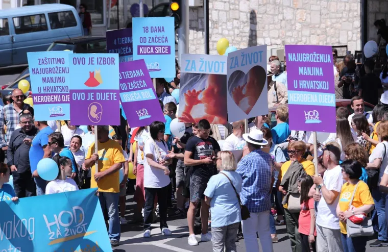 U Imotskom prvi puta održan Hod za život, priključio se velik broj građana