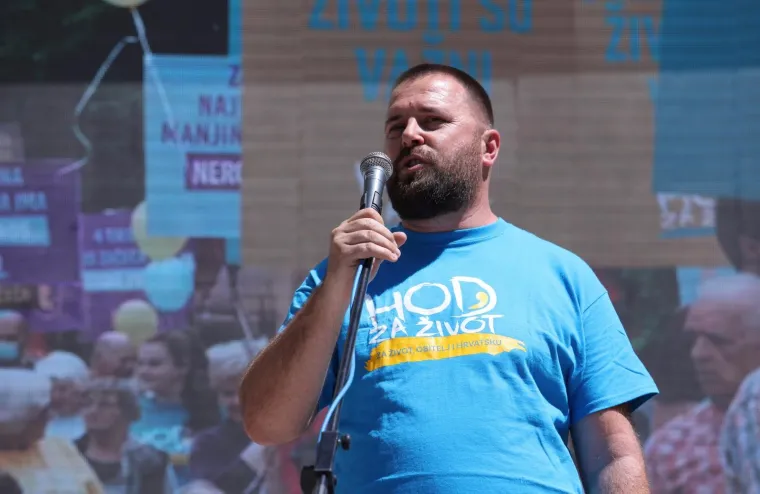 U Imotskom prvi puta održan Hod za život, priključio se velik broj građana