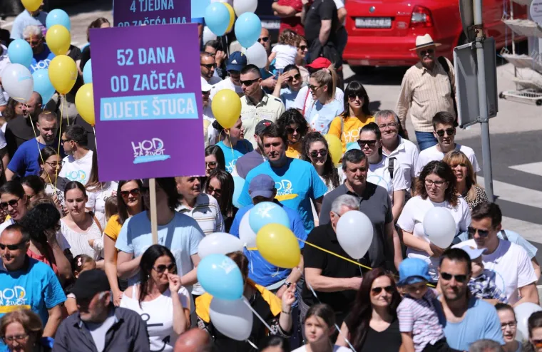 U Imotskom prvi puta održan Hod za život, priključio se velik broj građana