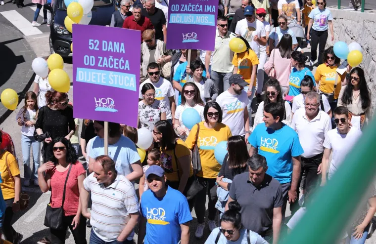 U Imotskom prvi puta održan Hod za život, priključio se velik broj građana