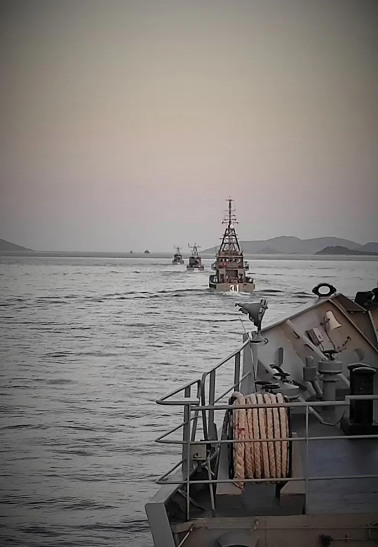 Raketne topovnjače, 251 pripadnik HRM-a, juri&scaron;ni desantni brodovi... Pogledajte galeriju slika s vježbi HRM-a Barakuda i Prstac