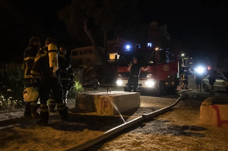 U požaru u Ka&scaron;tel Gomilici izgorjelo pet brodova! &Scaron;teta je ogromna, ali nema ozlijeđenih