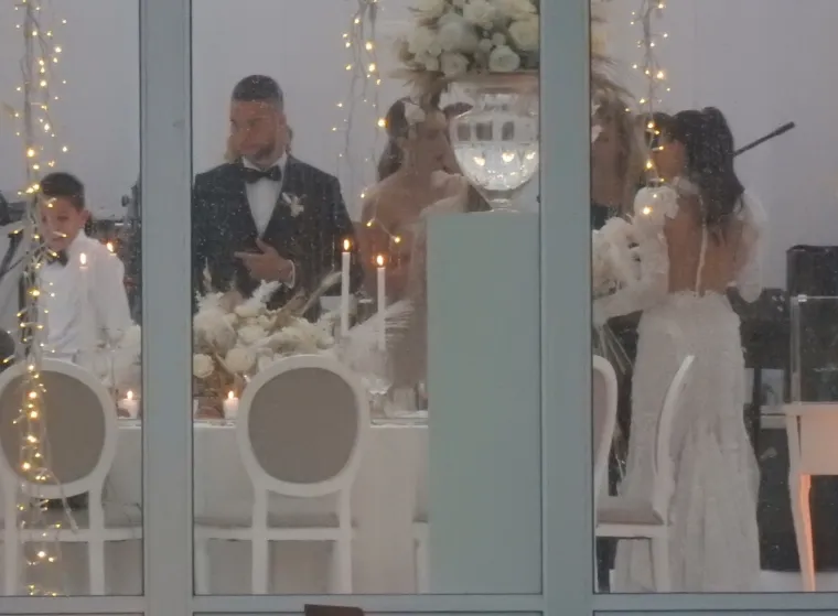 Nogometa&scaron; Marko Pjaca oženio Mariju Pavičić: Goste  zabavljali Jole i Minea