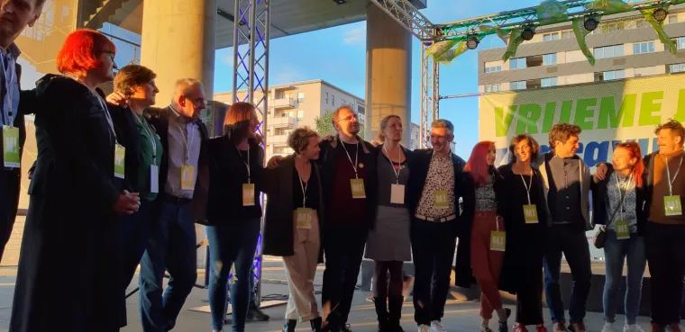 Vesela atmosfera nakon prvih rezultata u stožeru kandidat Tomislava Toma&scaron;evića