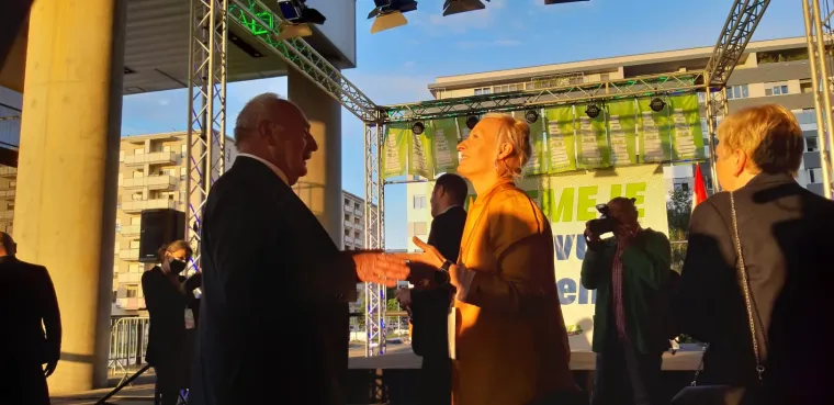 Vesela atmosfera nakon prvih rezultata u stožeru kandidat Tomislava Toma&scaron;evića