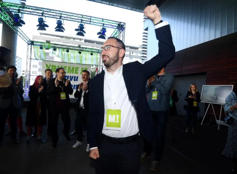 Atmosfera u stožeru Tomislava Toma&scaron;evića nakon zatvaranja birali&scaron;ta i prvih izlaznih anketa