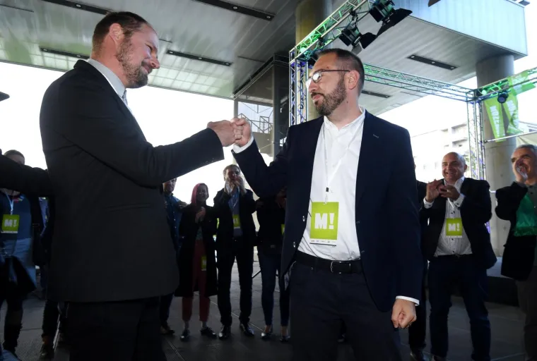 Atmosfera u stožeru Tomislava Toma&scaron;evića nakon zatvaranja birali&scaron;ta i prvih izlaznih anketa