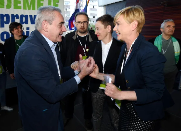 Atmosfera u stožeru Tomislava Toma&scaron;evića nakon zatvaranja birali&scaron;ta i prvih izlaznih anketa