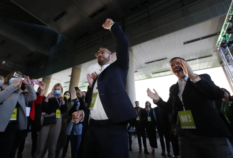 Atmosfera u stožeru Tomislava Toma&scaron;evića nakon zatvaranja birali&scaron;ta i prvih izlaznih anketa