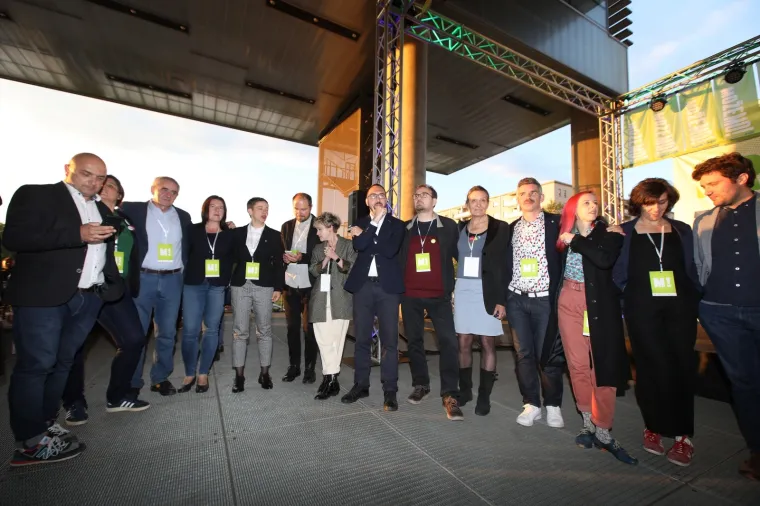 Atmosfera u stožeru Tomislava Toma&scaron;evića nakon neslužbenih rezultata lokalnih izbora