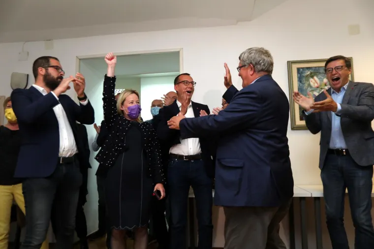 SDP pobjeđuje u Rijeci; Obersnel podržao Filipovića pa potočio i šampanjac