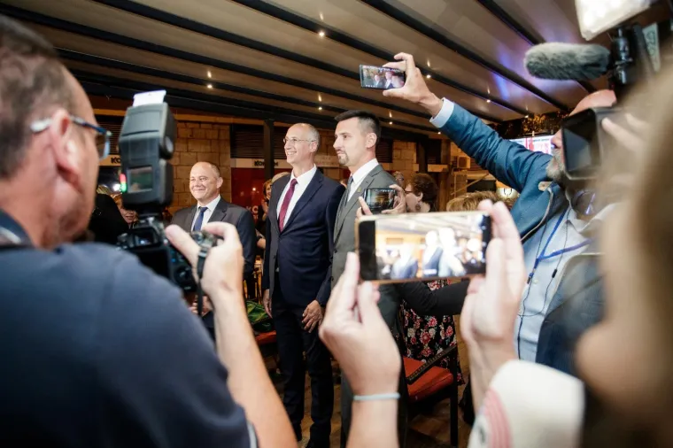 Splićani u deliriju, veliko slavlje u Puljkovom stožeru