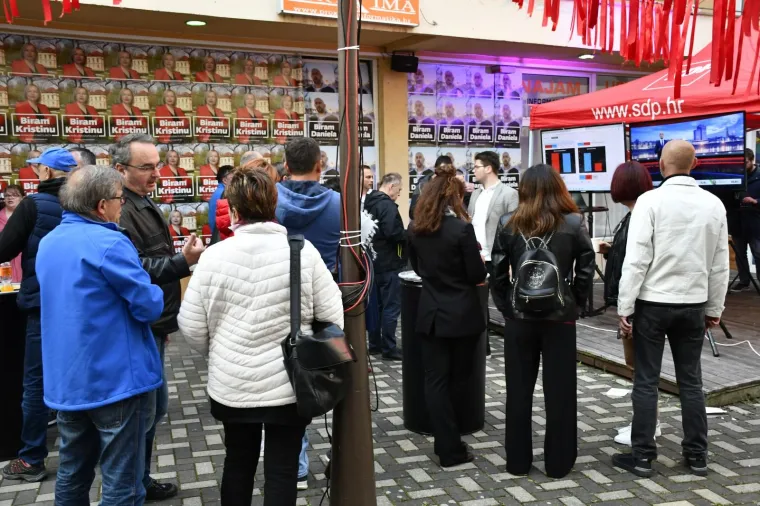 Slavlje nakon rezultata izbora u stožeru sisačke gradonačelnice