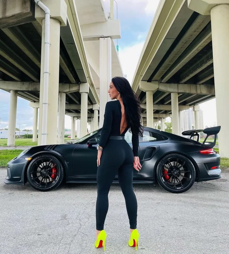 KORONA IZAZVALA KRIZU, KAŽETE? Možda kod vas, ali zlatna mladež i dalje sjajno živi i to vrlo rado pokazuje