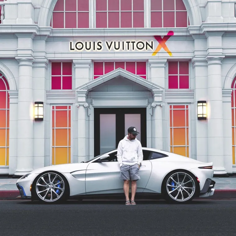 KORONA IZAZVALA KRIZU, KAŽETE? Možda kod vas, ali zlatna mladež i dalje sjajno živi i to vrlo rado pokazuje