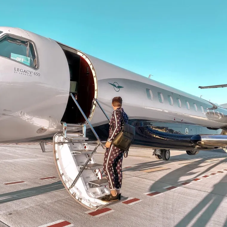 KORONA IZAZVALA KRIZU, KAŽETE? Možda kod vas, ali zlatna mladež i dalje sjajno živi i to vrlo rado pokazuje