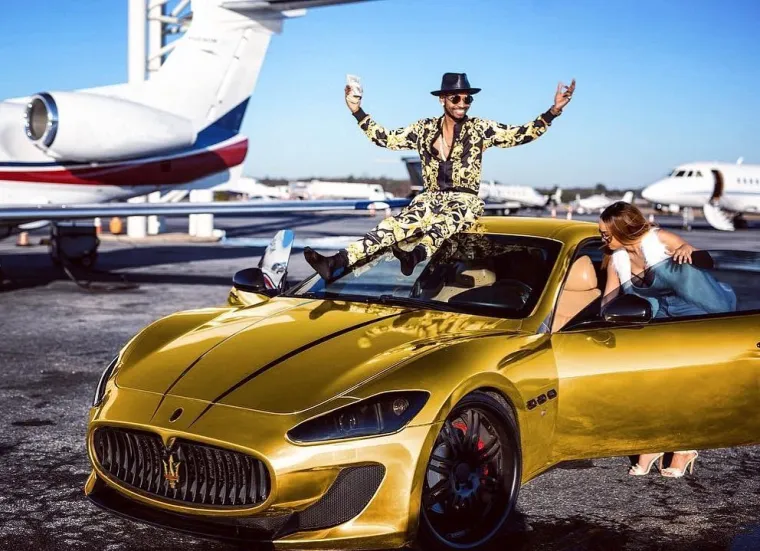 KORONA IZAZVALA KRIZU, KAŽETE? Možda kod vas, ali zlatna mladež i dalje sjajno živi i to vrlo rado pokazuje