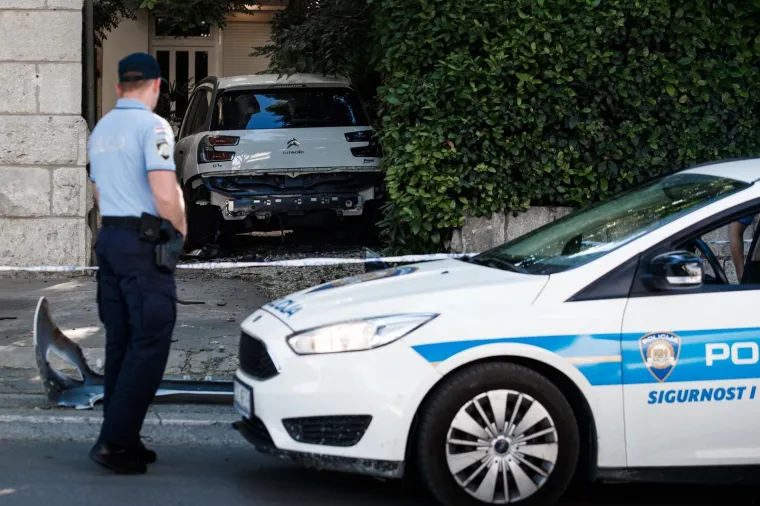U Splitu eksplozija usred noći: Ispod automobila postavljena bomba. Policija na terenu