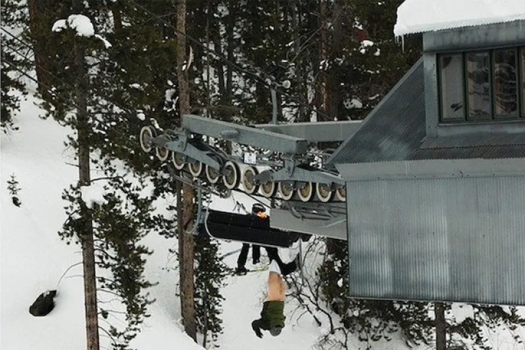 Pogledajte najgore uspomene s godi&scaron;njih odmora, &scaron;to sve može poći po zlu kada od života malo milosti očekuje&scaron;