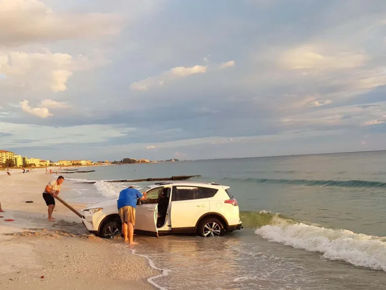 Pogledajte najgore uspomene s godi&scaron;njih odmora, &scaron;to sve može poći po zlu kada od života malo milosti očekuje&scaron;