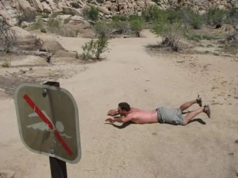 Pogledajte najgore uspomene s godi&scaron;njih odmora, &scaron;to sve može poći po zlu kada od života malo milosti očekuje&scaron;