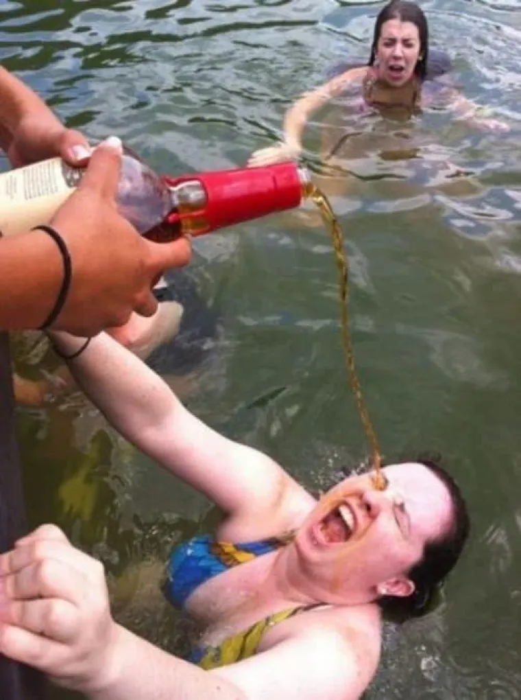 Pogledajte najgore uspomene s godi&scaron;njih odmora, &scaron;to sve može poći po zlu kada od života malo milosti očekuje&scaron;