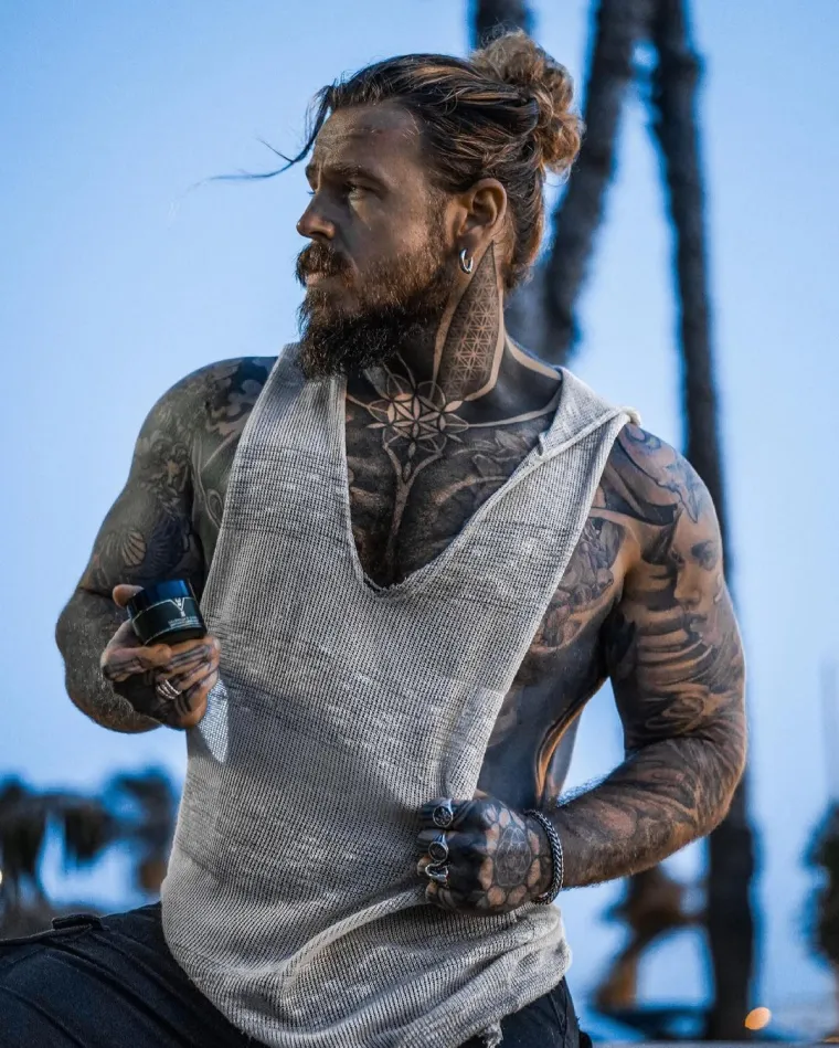 Prepoznajete li ga? Nekoć su mu cure prilazile samo da prepi&scaron;u zadaću, a danas je faca koja u nesvijest baca