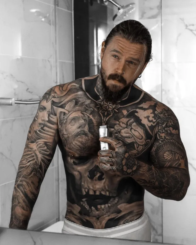 Prepoznajete li ga? Nekoć su mu cure prilazile samo da prepi&scaron;u zadaću, a danas je faca koja u nesvijest baca