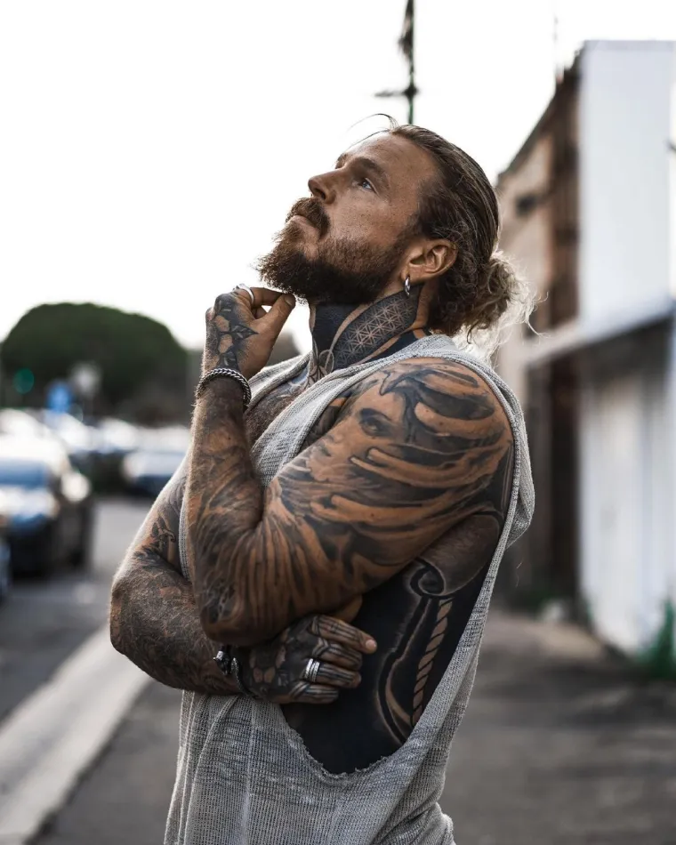 Prepoznajete li ga? Nekoć su mu cure prilazile samo da prepi&scaron;u zadaću, a danas je faca koja u nesvijest baca