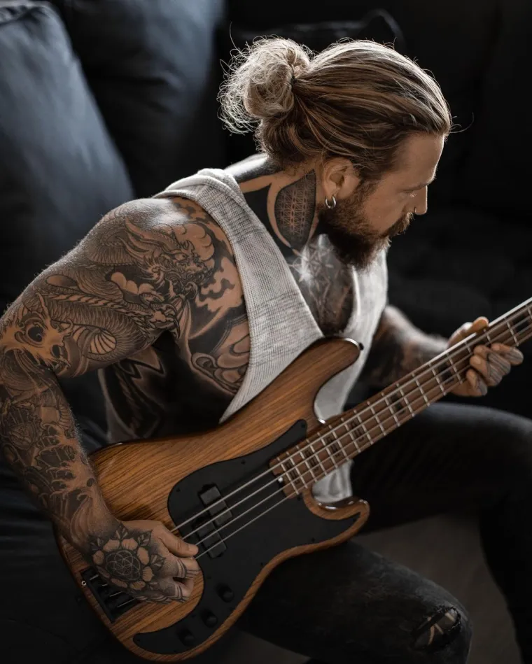 Prepoznajete li ga? Nekoć su mu cure prilazile samo da prepi&scaron;u zadaću, a danas je faca koja u nesvijest baca