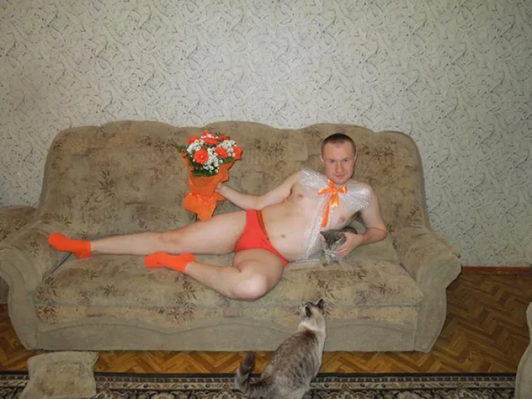 Ovi ljudi se najozbiljnije nadaju da će uz ovakve fotografije naći srodne du&scaron;e