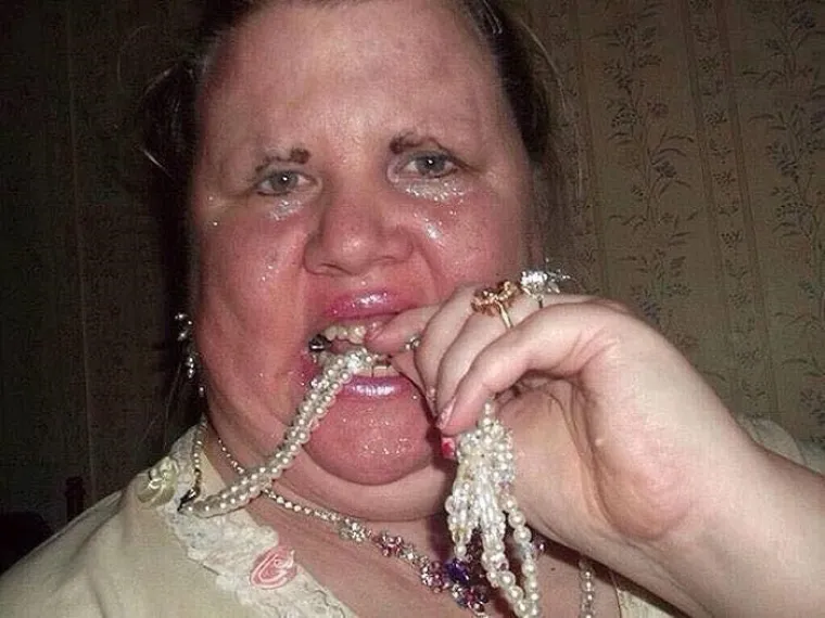 Ovi ljudi se najozbiljnije nadaju da će uz ovakve fotografije naći srodne du&scaron;e